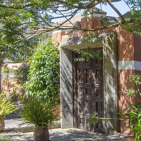 Los Lirios Holiday home *